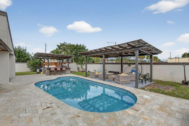 9511 SW 49 Street, Cooper City, FL 33328