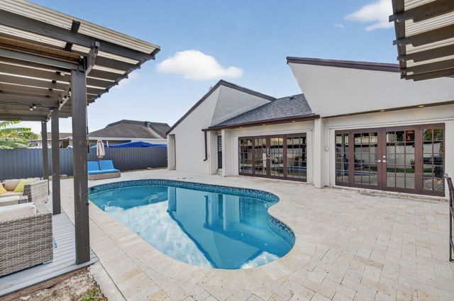 9511 SW 49 Street, Cooper City, FL 33328