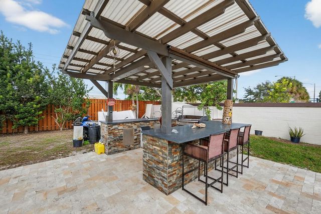 9511 SW 49 Street, Cooper City, FL 33328