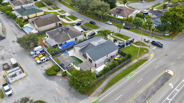 9511 SW 49 Street, Cooper City, FL 33328