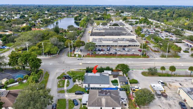 9511 SW 49 Street, Cooper City, FL 33328