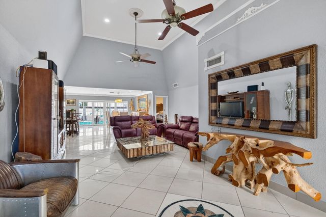 9511 SW 49 Street, Cooper City, FL 33328