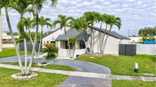 9511 SW 49 Street, Cooper City, FL 33328