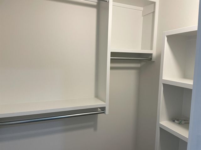 273 S Sycamore Dr, Valley Center, KS 67147