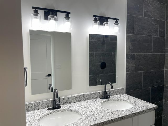 273 S Sycamore Dr, Valley Center, KS 67147