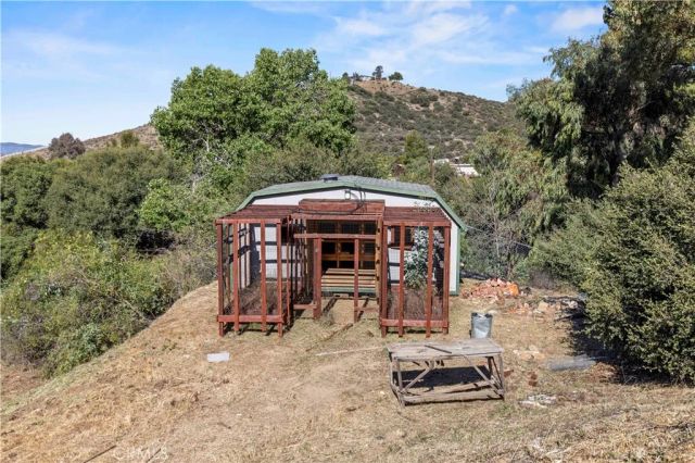 32651 Teller Avenue, Agua Dulce, CA 91390