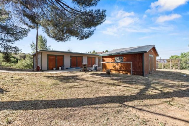 32651 Teller Avenue, Agua Dulce, CA 91390