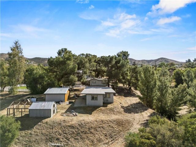 32651 Teller Avenue, Agua Dulce, CA 91390