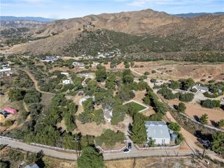 32651 Teller Avenue, Agua Dulce, CA 91390