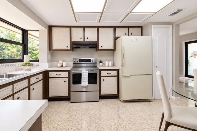 10221 SW 109th Street, Miami, FL 33176