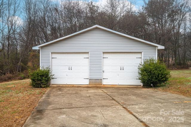 845 Meadow Hill Court, Lincolnton, NC 28092