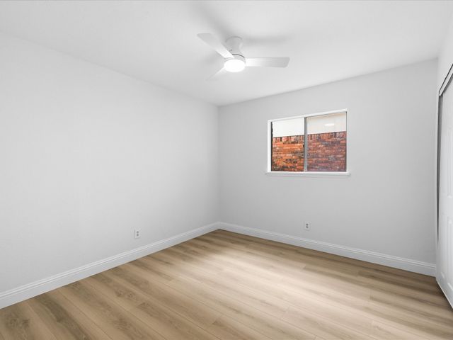 1926 Rambling Ridge Lane, Carrollton, TX 75007