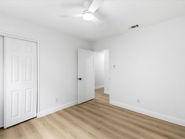 1926 Rambling Ridge Lane, Carrollton, TX 75007