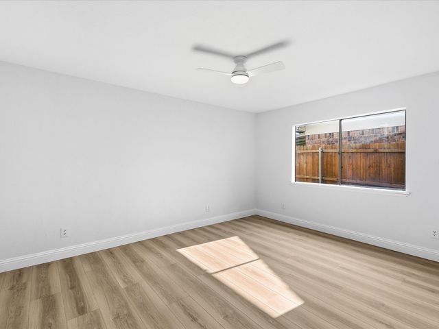 1926 Rambling Ridge Lane, Carrollton, TX 75007