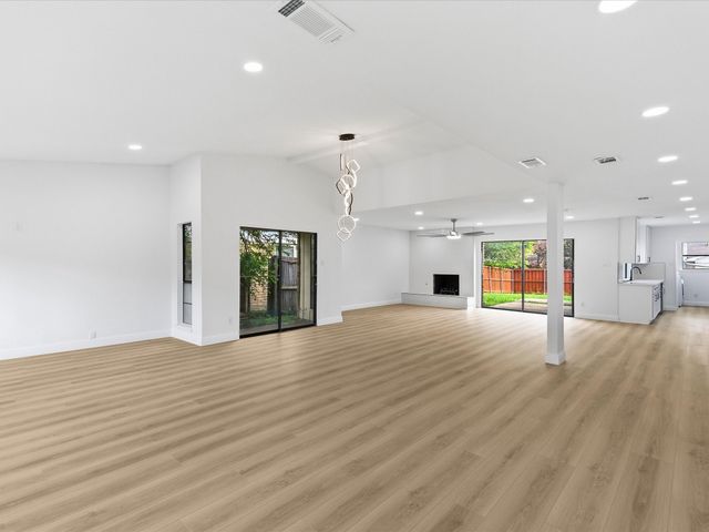 1926 Rambling Ridge Lane, Carrollton, TX 75007