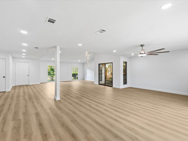 1926 Rambling Ridge Lane, Carrollton, TX 75007