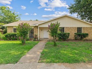 1926 Rambling Ridge Lane, Carrollton, TX 75007
