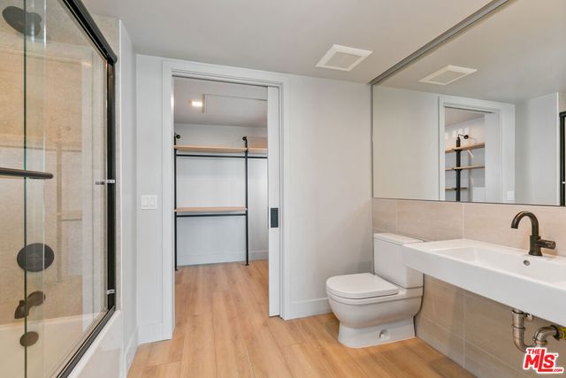 12431 Rochester Avenue 410, Los Angeles, CA 90025