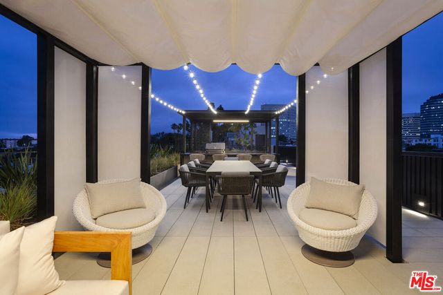 12431 Rochester Avenue 410, Los Angeles, CA 90025