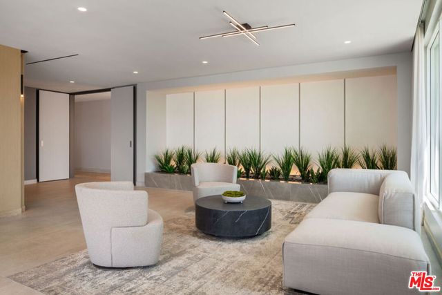 12431 Rochester Avenue 410, Los Angeles, CA 90025