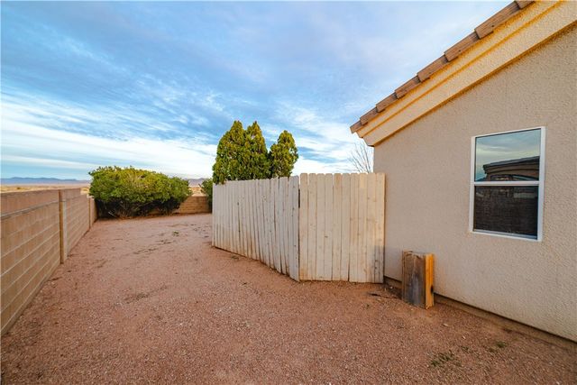 3374 Roma Road, Kingman, AZ 86401
