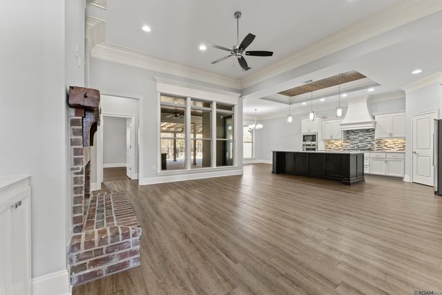 37384 Cypress Hollow Ave, Prairieville, LA 70769