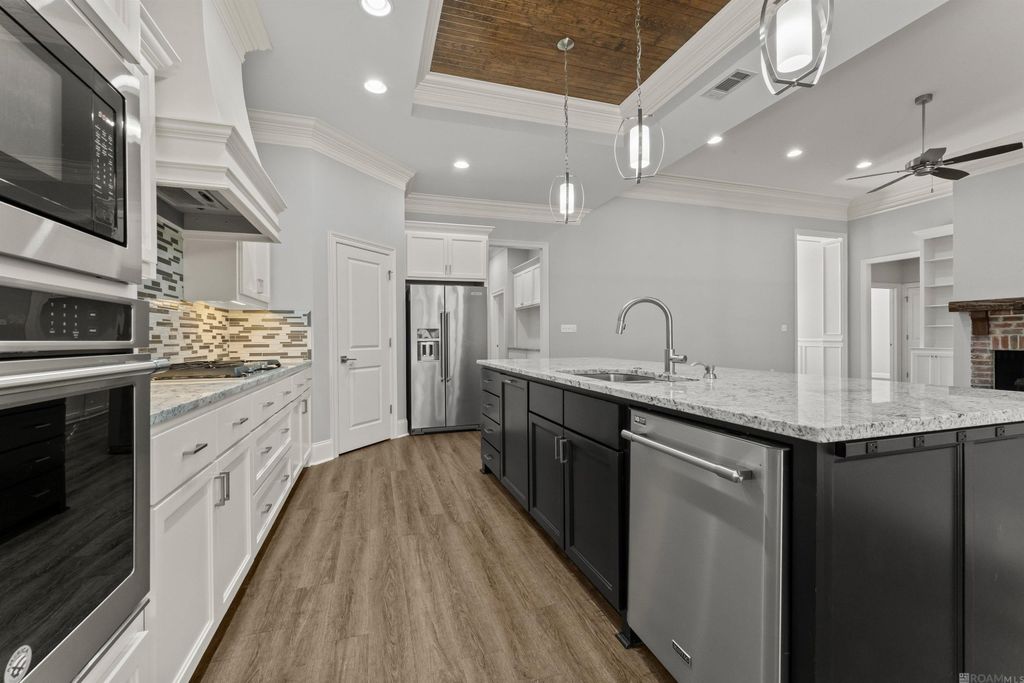 37384 Cypress Hollow Ave, Prairieville, LA 70769