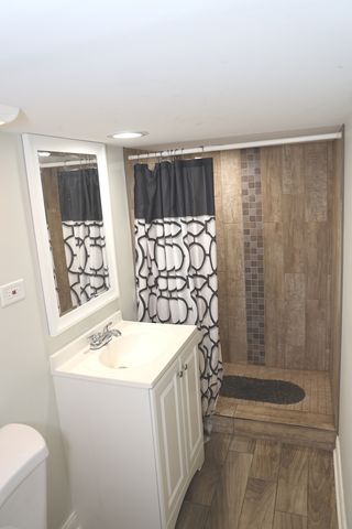 937 E 84th Place, Chicago, IL 60619