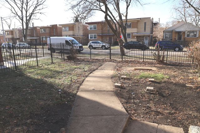 937 E 84th Place, Chicago, IL 60619