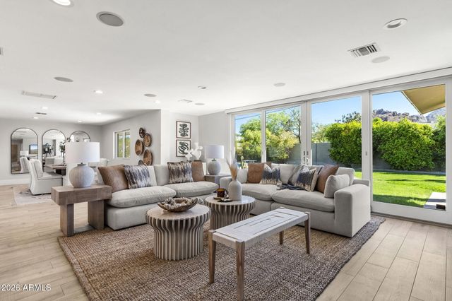 5231 N 42ND Place, Phoenix, AZ 85018