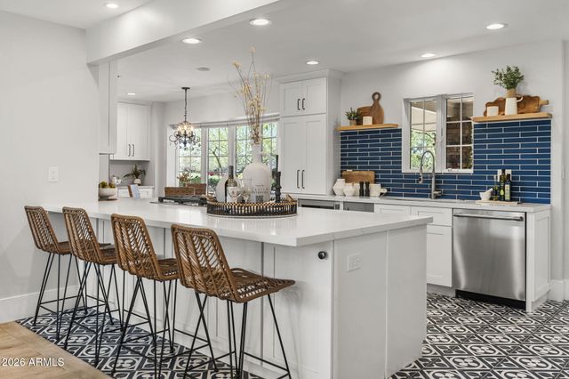 5231 N 42ND Place, Phoenix, AZ 85018