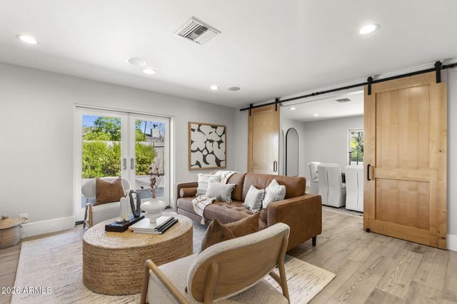 5231 N 42ND Place, Phoenix, AZ 85018