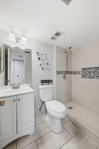 7142 Golf Colony Court 102, Lake Worth, FL 33467