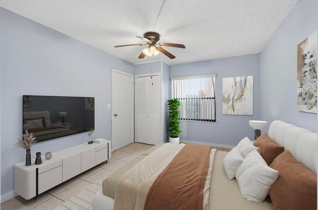 7142 Golf Colony Court 102, Lake Worth, FL 33467