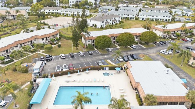 7142 Golf Colony Court 102, Lake Worth, FL 33467