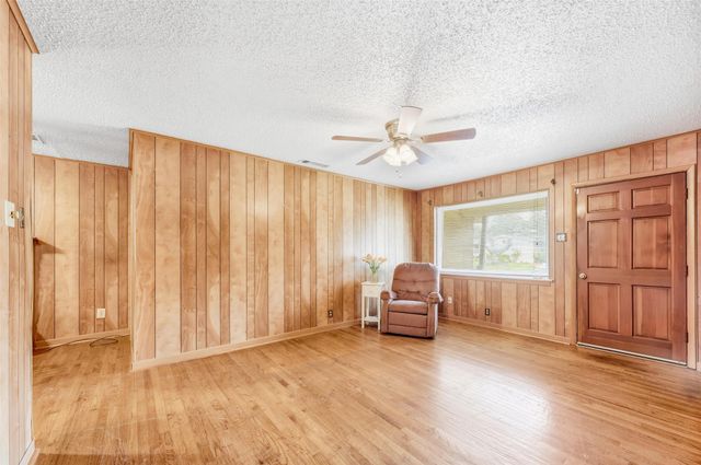 3130 Healey Drive, Dallas, TX 75228