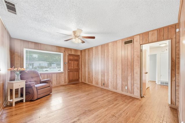 3130 Healey Drive, Dallas, TX 75228