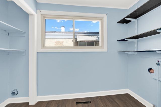 8053 S Kenton Avenue, Chicago, IL 60652