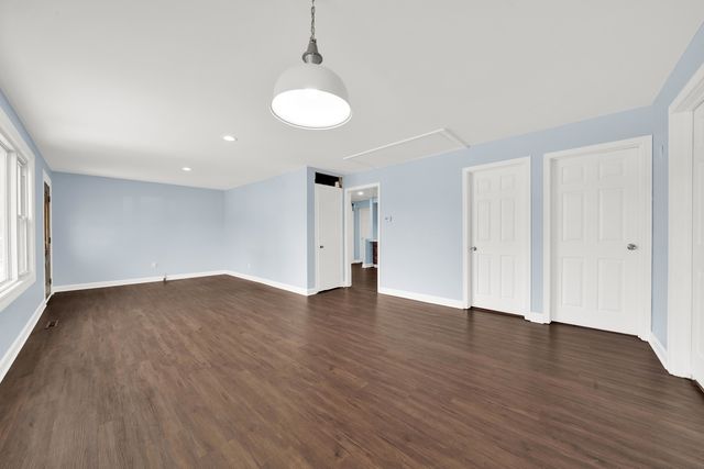 8053 S Kenton Avenue, Chicago, IL 60652