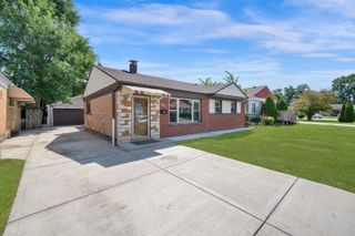 8053 S Kenton Avenue, Chicago, IL 60652