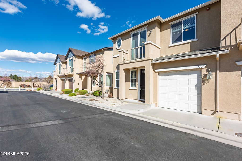Image 2 of property listing at 1221 Fonterra Way, Carson City, NV 89701