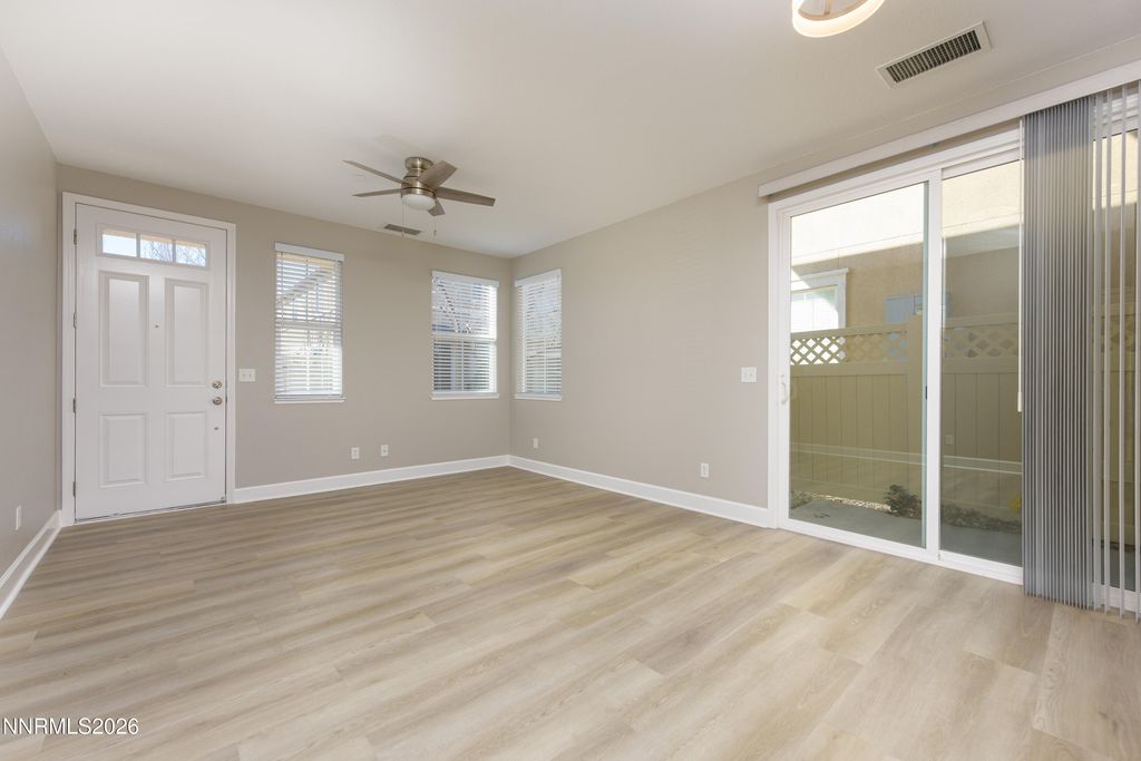 Image 4 of property listing at 1221 Fonterra Way, Carson City, NV 89701