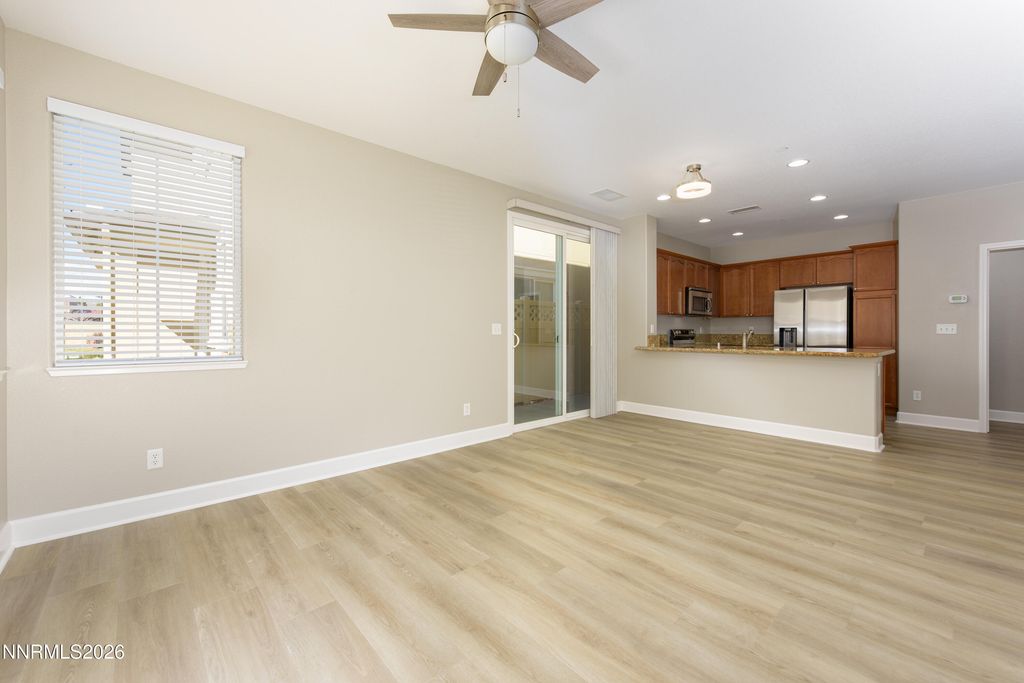 Image 5 of property listing at 1221 Fonterra Way, Carson City, NV 89701