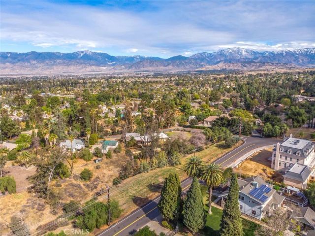 724 W Sunset, Redlands, CA 92373