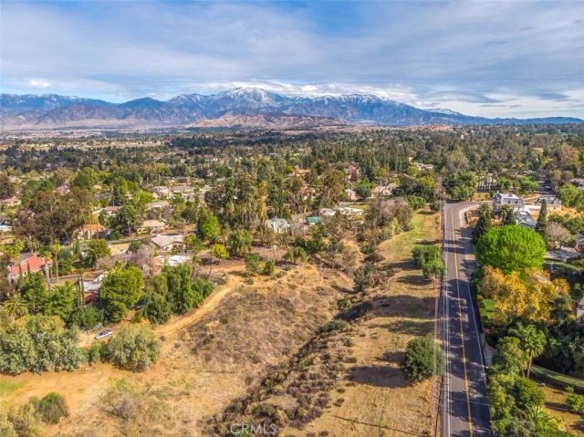 724 W Sunset, Redlands, CA 92373
