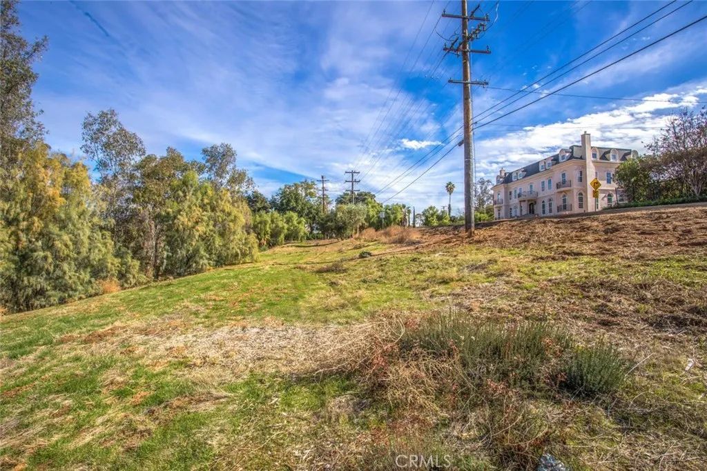 724 W Sunset, Redlands, CA 92373
