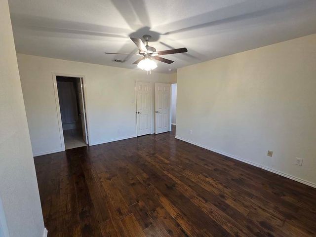 5839 Lake Point Drive, Arlington, TX 76016