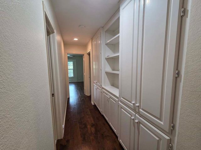 5839 Lake Point Drive, Arlington, TX 76016