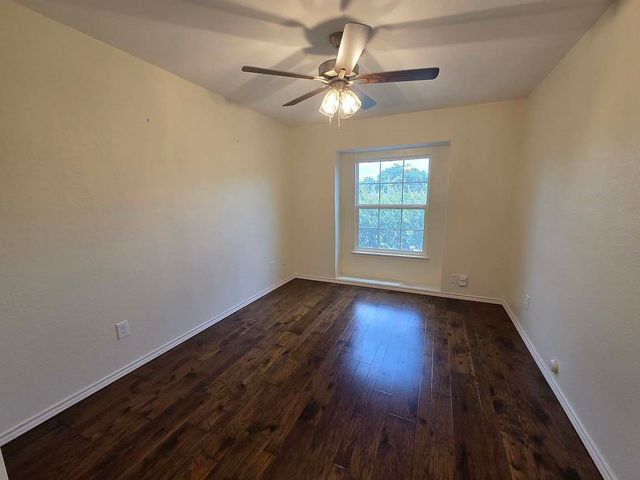 5839 Lake Point Drive, Arlington, TX 76016