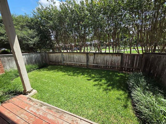 5839 Lake Point Drive, Arlington, TX 76016